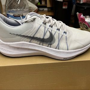 Nike Zoom Winflo 8 Platinum Tint Black-White